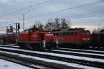 140 013 kam mit einem Zug von Braunschweig RBF in Fallersleben an und wartete auf ihre Rckleistung nach Braunschweig RBF 294 838 brachte den angekommen Zug in VW-Werk