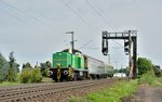 295 049-1 der Brohltalbahn zog den DPE 25662 durch Hürth in Richtung Koblenz.
Am Haken hatte sie einen Silberling un einen grünen 26.4m Reisezugwagen.
Vielen Dank an den netten Tf. ;D

Hürth 21.05.2016