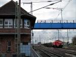 Bahngelnde Bergen auf Rgen mit Stellwerk, Fugngerbrcke und 298 318; 06.11.2010
