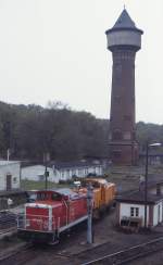 346 942 rangiert in Elstal /Wustermark, April 1995.