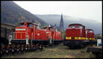 Zwei ex DB V 60 und zwei ex DR V 60 standen am 1.11.2004 im Hafen Brohl der Brohltalbahn. Vorne links ist die 360577 von Gleiskraft zu sehen.