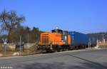 BOEG 360 608-4, Werklok V60 608 der Firma Max Bögl Transport und Geräte GmbH & Co. KG (gebaut 1960 von Krupp für DB, seit 2010 bei Bögl unter Regie von Bocholter Eisenbahn Gesellschaft mbH BOEG) mit Überführung Tchibo-Containerzug Neumarkt - Sengenthal-Schlierferheide, ex KBS 871 Sulztalbahn Neumarkt - Dietfurt, fotografiert bei Überquerung des Ludwig-Donau-Main-Kanals kurz vor der Werkseinfahrt Bögl am 08.03.2014  