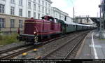 Wuppertal Hbf . Ausfahrt von Gleis 1 nach W.-Steinbeck zum Wenden.
Der Zug besteht aus V 60 615 + Wagen 99746 Esn + 86 955 Esn + 87027 Esn + 87026 Esn + 37769 Esn + 37638 Esn + MEH 133 Pwghs 54 