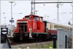 362 900-3 beim rangieren mit dem  Rheingold   Stralsund am 09.05.10 