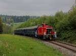 Die 363 815 mit einem Personenzug nach Freyung am 01.05.2014 unterwegs bei Karlsbach.