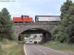 363 661 rollte am 17.6.14 auf das Halt zeigende Einfahrsignal von Gunzenhausen zu, das links vom Bild von Bäumen verdeckt wurde. Hinter der Steinbogenbrücke die etwas tiefer liegende Metallträgerbrücke der Hauptstrecke nach Treuchtlingen.