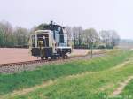 364 803 am 7.5.96 beim ehemaligen Bahnhof Mönchherrnsdorf, der 500 Meter westlich vom Ort auf halbem Weg zum nächsten Ort Kötsch lag.