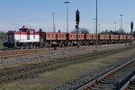 Im Einsatz für die Gleisbaustelle im Bahnhof von Aulendorf befindet sich 364 847-4 der ELBA Logistik GmbH am 12.04.2016.