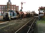 Drei verschiedene farben der BR 365. 365 131-2 mit bergabegterzug Wanne Eickel-Gronau auf Bahnhof Gronau am 25-11-1992. Bild und scan: Date Jan de Vries.