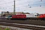 DB Museum Köf3 333 068-5 schiebt 280 005-0 am 16.06.18 in Koblenz Lützel beim Sommerfest zur Parade von einen Gehweg aus fotografiert