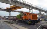 Am 21.09.13 veranstaltete Alstom in seinem Werk in Stendal einen Tag der offenen Tr. Von einem werksinternen Waggon wurden hier Drehgestelle abgeladen, 312 254 der CLR hatte den Wagen am Haken. 