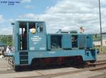 Private Industrie-Diesellok mit kompetenten Lokfhrer am 21.06.2003 beim Bahnhofsfest im BW Sonneberg.