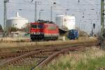 Abholung von 155 196-9 D-FWK durch 3 312 323 9 D-ZFA | Anklam | April 2022 | ich stehe am Anschluss zum Binnenhafen auf dem Grünstreifen Hafenstrasse