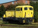 Am 6.9.14 steht 312 004-5 im brandeburgischen Bahnhof Meyenburg abgestellt auf einem Nebengleis.