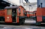 Rangierlokomotiven der DB-Baureihe 323 im Bw Heidelberg. V.l.n.r. : 323 841-7 und 323 830-0. Datum: 03.11.1984