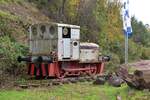 Deutz (46476) Typ OMZ 122 R als Denkmallok beim Steinbruch (Basalt AG) in Schmelz - Michelbach am 03.11.2023  Bahnstrecke 3274