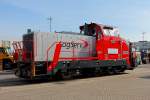 Der Aussteller Gmeinder Lokomotiven GmbH präsentiert sich auf der InnoTrans am 28.09.2014 in Berlin mit der schweren Rangierdiesellokomotive D 60 C (903.04) für die LogServ GmbH
Höchstgeschwindigkeit: 40km/h
Motorleistung: 690 kW
Gewicht: 67 t
Motor: MTU 12V 1600R50
