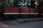 199 861-6 , vom Brocken kommend, wartet in Drei  Annen Hohne auf die Weiterfahrt nach Wernigerode, sie bespannt ein Regelzugpaar  Wernigerode-Brocken und zurück.13.10.2019, 18:34 Uhr. Drei Annen Hohne