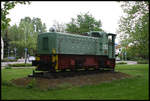 In der Helmstedter Innenstadt traf ich am 14.5.2007 auf diese Denkmal Lok. Es handelt sich um die Krupp Lok 202 des Braunschweigischen Kohlen Bergbau, die von 1953 bis 1978 im nahen Tagebau eingesetzt war. Die Lok hat 220 PS.