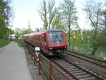 BR 611 027 bei der Ausfahrt aus dem Bahnhof Ulm.