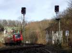 Wenigen Minuten nach der Abfahrt in Sigmaringen am 24.12.2011 neigt sich 611 049 als IRE 3258 von Aulendorf nach Stuttgart am ehemaligen Stellwerk von Inzigkofen in den Bogen.