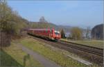 In Beuggen verbeugt sich 611 031 bei Höchstgeschwindigkeit vor dem Rhein.