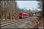 612573 verlässt hier vor der herrlichen Alpenkulisse Immenstadt am 20.3.2017 um 14.48 Uhr in Richtung Oberstaufen.