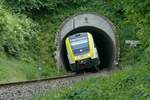 Baustellenbedingt nicht von Basel sondern von Singen nach Ulm durchfahren am 27.05.2018 zwei Triebwagen der Baureihe 612, geführt von 612 521, den 260 m langen Brandbühl-Tunnel in der