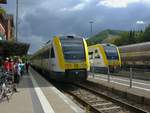Am 15.08.2018 stehen 612 067 und 612 521 im Bahnhof von Schelklingen und warten auf die Weiterfahrt.