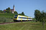 Am 16.08.22 um 15:10 Uhr passiert 612 121 als RE3  3060 von Friedrichshafen Stadt nach Basel Badischer Bahnhof die Wallfahrtskirche Birnau.