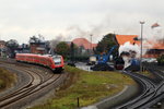 Treffen zweier Fahrzeuggenerationen am Mittag des 16.10.2015 am Bw Wernigerode.