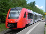 623 011 verläßt am 25.05.2016 pünktlich um 12:50 Uhr als RB 13326 den Haltepunkt Mörlenbach in Richtung Weinheim.