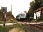 Lieder eine Geschichte: 628 624-9 mit RB 6825 Seesen-Bad Lauterberg bei Gittelde am 14-10-97. Es gibt keine reiseverkehr mehr auf die Strecke Bad Herzberg-Bad Lautenberg. Bild und scan: Date Jan de Vries.