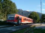 628/928 568 in Aschau (Chiemgau) vor dem Hintergund der Kampenwand im August 2007