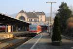 Vor dem schnen Empfangsgebude von Bad Harzburg sonnt sich am 01.03.2011 628/928 563.