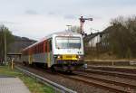 VT/VS 51 (BR 628.4) der Westerwaldbahn (WEBA) fhrt als Ersatzverkehr fr die Hellertalbahn, hier am 10.04.2012  kurz vor dem Bahnhof Herdorf in Richtung Betzdorf/Sieg.