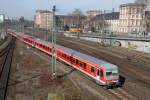 Eine 3-fach-Traktion von 628er fahren von Ludwigshafen kommend am Mannheimer Schloss vorbei in den Hbf und dann weiter bis nach Mainz.