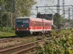 928 533 fürt hier den RB38 nach Düsseldorf HBF an und schlängelt sich die Weichen auf die Strecke nach Neuss.