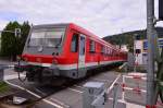 Ausfahrt des 628 615, er verlässt Weinheim nach Fürth im Odenwald.