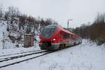 Triebwagen 633 612 fährt als RE 57 in Winterberg ein (22.01.2022)