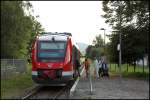 640 008 hat als RB92  Biggesee-Express , Finnentrop - Olpe, den Bedarfshalt Heggen erreicht.