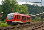 640 015 ein LINT 27 der DreiLnderBahn als RB 95 (Au/Sieg  - Betzdorf - Siegen) legt sich in den Gleisbogen, hier am 21.07.2012 kurz vor der Einfahrt in den Hbf Siegen.