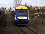 Dieser LINT 27-Triebwagen des  Harz-Elbe-Express  aus Blankenburg kommend, verursachte am 07.04.2012 einen kurzen  Zwangsaufenthalt  auf dem Ausweichgleis fr 18 201 mit ihrem Sonderzug aus Leipzig (links im Bild)! Nachdem er passiert hatte, konnten wir die Fahrt fortsetzen.