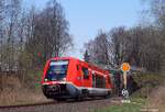 Nochmal der Walfisch BR 641 am 04.10.2016 beim südlichen Vorsignal von Stammbach. Wer genau hinschaut, wird feststellen, dass dieses Signal neu aufgestellt wurde noch nicht lange vorher. Der Betonsockel ist niegelnagleneu. Die zugehörige Solarpaneel-Platte verbirgt sich direkt hinter dem Spiegelei....