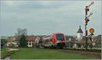 Der DB 641 012 ist als RB bei Neunkirch auf dem Weg nach Erzingen. Allem Anschein nach, bzw. der Signalstellung zu folge wird der Triebwagen in Neunkich einen Gegenzug kreuzen.

8. April 2010 