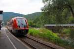 Der  Wal  641 020-2 der Oberweißbacher Berg- und Schwarzatalbahn fährt am 24.08.2013 vom Bf Obstfelderschmiede, als RB 40  Schwarzatalbahn  weiter in Richtung Rottenbach. 

Wer über den Triebwagen wissen möchte, nähere Informationen gibt es hier:
http://hellertal.startbilder.de/name/einzelbild/number/290172/kategorie/deutschland~triebzuege~br-641.html
