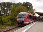 DB 642 188  Joseph von Fraunhofer  + 642 162  Hansestadt Gardelegen  als RB 26881 von Nebra nach Naumburg (S) Ost, am 09.09.2017 beim Halt in Laucha (Unstrut).