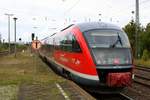 Nachschuss auf 642 170 (Siemens Desiro Classic) der Elbe-Saale-Bahn (DB Regio Südost) als RB 26476 (RB41) von Aschersleben nach Magdeburg Hbf, der den Bahnhof Schönebeck(Elbe) auf Gleis 4