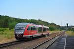 642 169 fährt als RE10 nach Erfurt in Sandersleben ein.

Sandersleben 01.08.2018