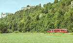 642 088 umrundete am 25.6.06 die Willibaldsburg auf der Altmühlschleife westlich von Eichstätt.